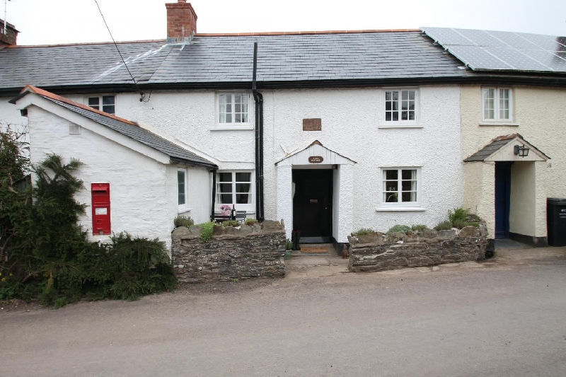 Click here for more about Syms Cottage
